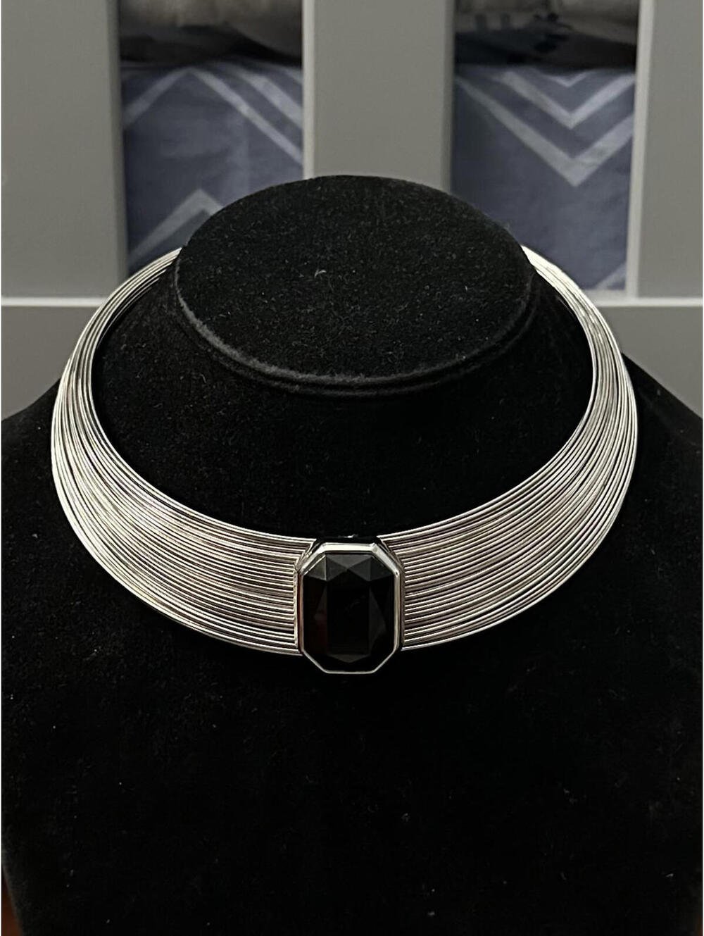 1980s Egyptian Revival Silver Tone Faceted Black Rhinestone Wire Collar Necklace